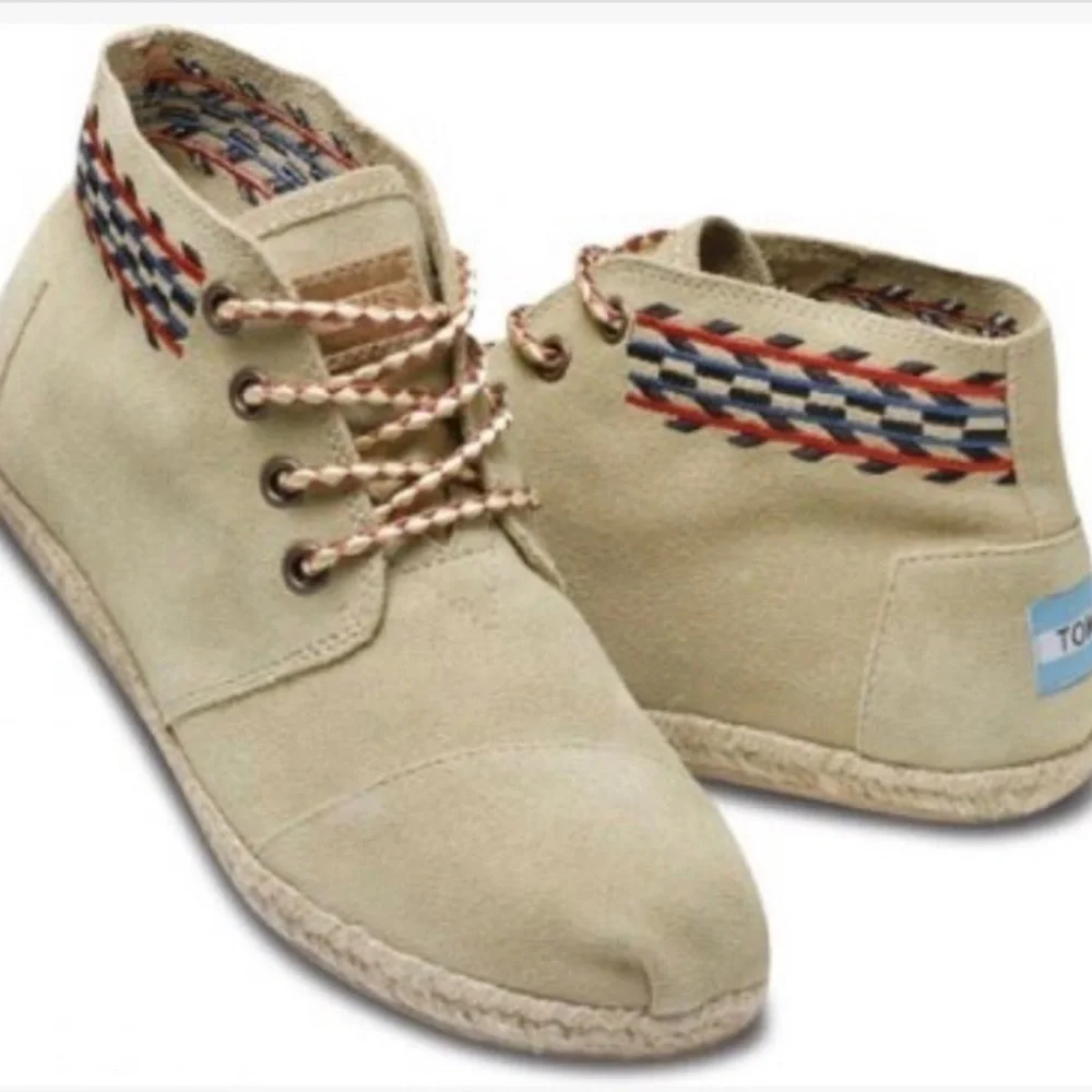 Toms Beige Sand  Lace Up Ankle Tribal Moccasin Embroidered Aztec Chukka Boots 9